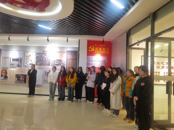 中医药系学生党支部“三向发力”助力学生成长成才