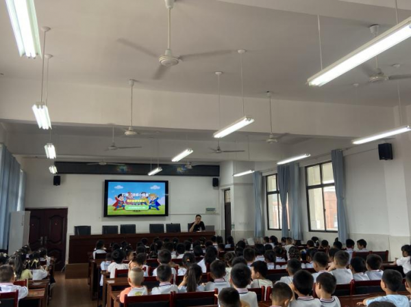 打败流感小怪兽，我的健康我做主 ——康养系赴灯塔小学开展传染病预防 科普活动